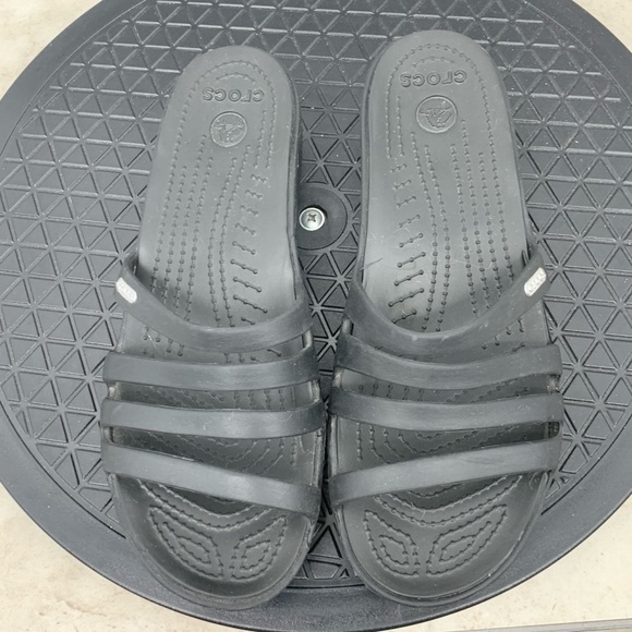 Crocs Rhonda Wedge Sandals‎ Women Size 9 Shoes Black Flip Flops Heel Rubber - Picture 7 of 8